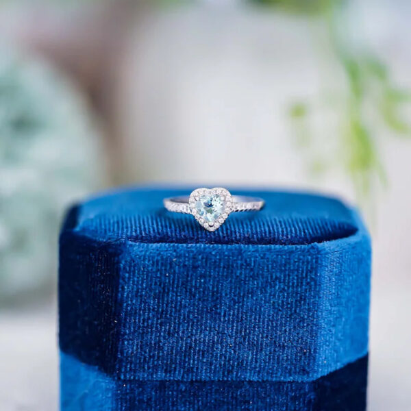 nhan aquamarine cắt facet trái tim